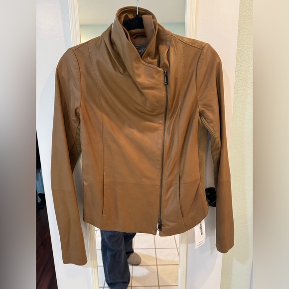 VINCE genuine soft caramel/light brown leather with side panels. SIZE XS. - Picture 1 of 7